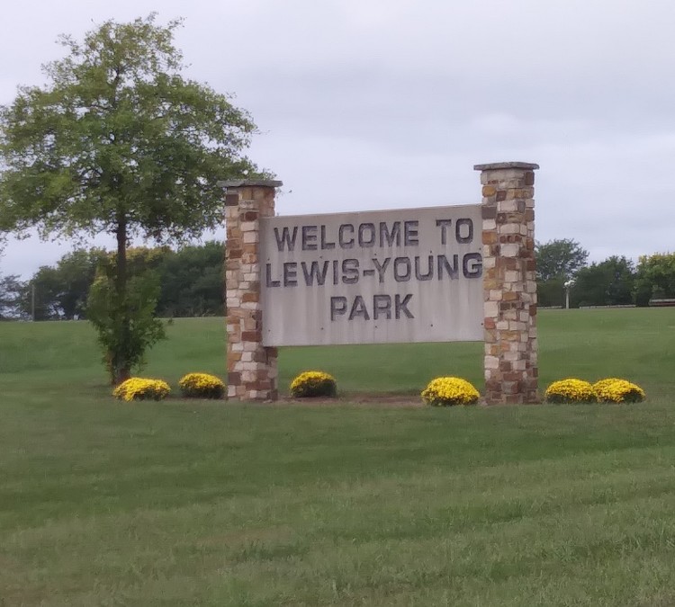 Lewis-Young Park (Louisburg,&nbspKS)